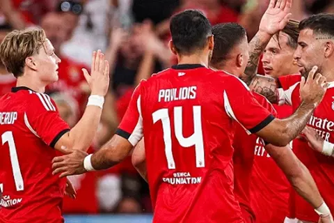 حلم عبد المنعم يتبخر.. نيس يودع تصفيات دوري أبطال أوروبا بالخسارة أمام بنفيكا